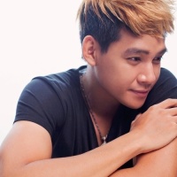 Người Đứng Sau Hạnh Phúc - Phùng Ngọc Huy