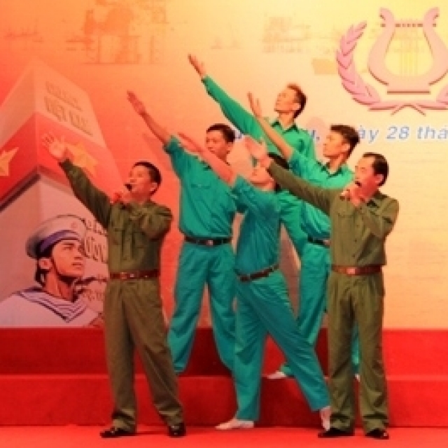 Cô Gái Mở Đường - Quân Khu 7 - Nhac.vn