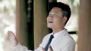 Mắt Núi - Hoàng Tùng