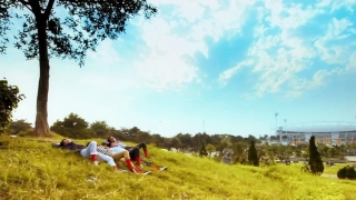 Và Tôi Vẫn Bước Đi - Cẩm Tú, Background Band