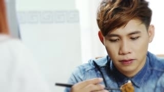 Tiếng Khóc Trẻ Thơ - Đào Gia Minh