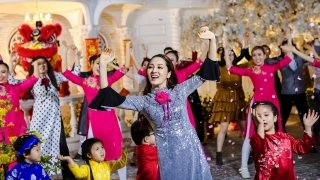 Đón Mùa Xuân Về - Bảo Anh