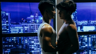 Trăng Dưới Chân Mình - Đức Tuấn