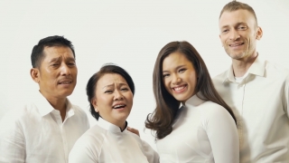 Yêu Em Bằng Cả Con Tim - Phương Vy