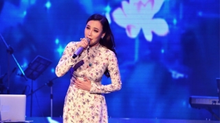 Phật Bà Nghìn Mắt Nghìn Tay - Hồ Quỳnh Hương