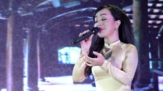 Trách Ai Vô Tình - Hà Vân