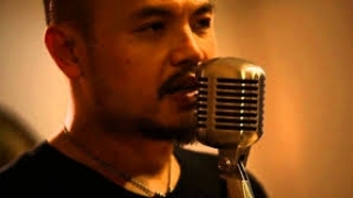 Anh Sẽ Đến - Bức Tường