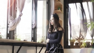 Lòng Em Yếu Đuối - Hoài Ly