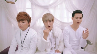 Giữa Hàng Vạn Người - Tam Hổ