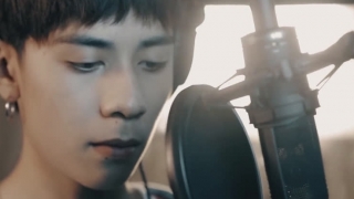 Thiệp Cưới Trên Bàn - Quang Hùng