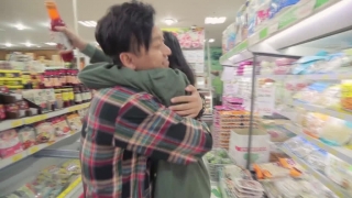 Thế Giới Và Em, Anh Chọn Em - Tuấn Hưng