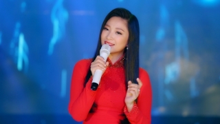 Câu Chuyện Đầu Năm - Hoàng Kim Yến