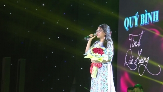 Còn Thương Rau Đắng Mọc Sau Hè (Live) - Phương Mỹ Chi