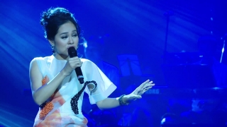 Ru Đời Đi Nhé (Live Concert) - Hoàng Quyên