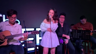 Gửi Em Của Quá Khứ (Live) - Phạm Quỳnh Anh