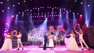 Lâu Đài Tình Ái - Vinh Tuấn, Đông Đào