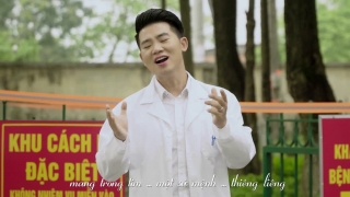 Những Bông Hoa Nở Giữa Mùa Dịch - Việt Tú