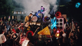 She's Kinda Hot - 5 Seconds Of Summer