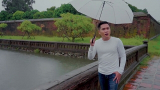 Mưa Trên Phố Huế - Lương Viết Quang