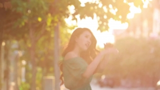 Lưng Chừng Hạnh Phúc - Bảo Thy