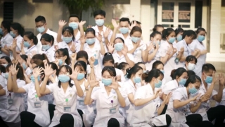 Gửi Người Chiến Sĩ Áo Trắng - Việt Tú, Huyền Trang