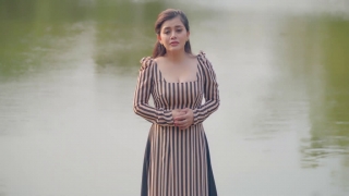 Xin Làm Người Xa Lạ - Hồng Quyên