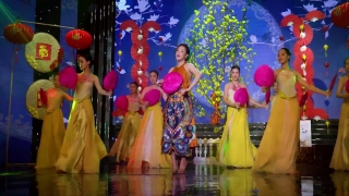 Liên Khúc Gái Xuân, Em Đi Chùa Hương - Vy Oanh