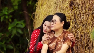 Bên Mẹ Là Mùa Xuân - Dương Hồng Loan