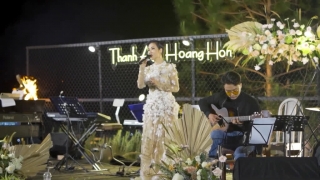 Ngày Mưa (Live Version) - Uyên Linh