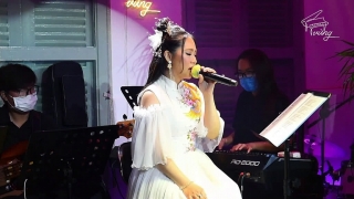 Anh Có Thể Đừng Rời Xa Em Được Không (Live) - Lương Bích Hữu