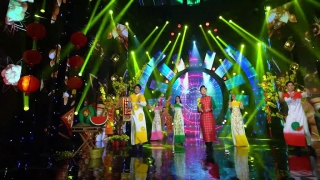 Mừng Xuân Đoàn Viên - Đông Quân