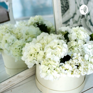 Cô ong nhỏ dễ thương